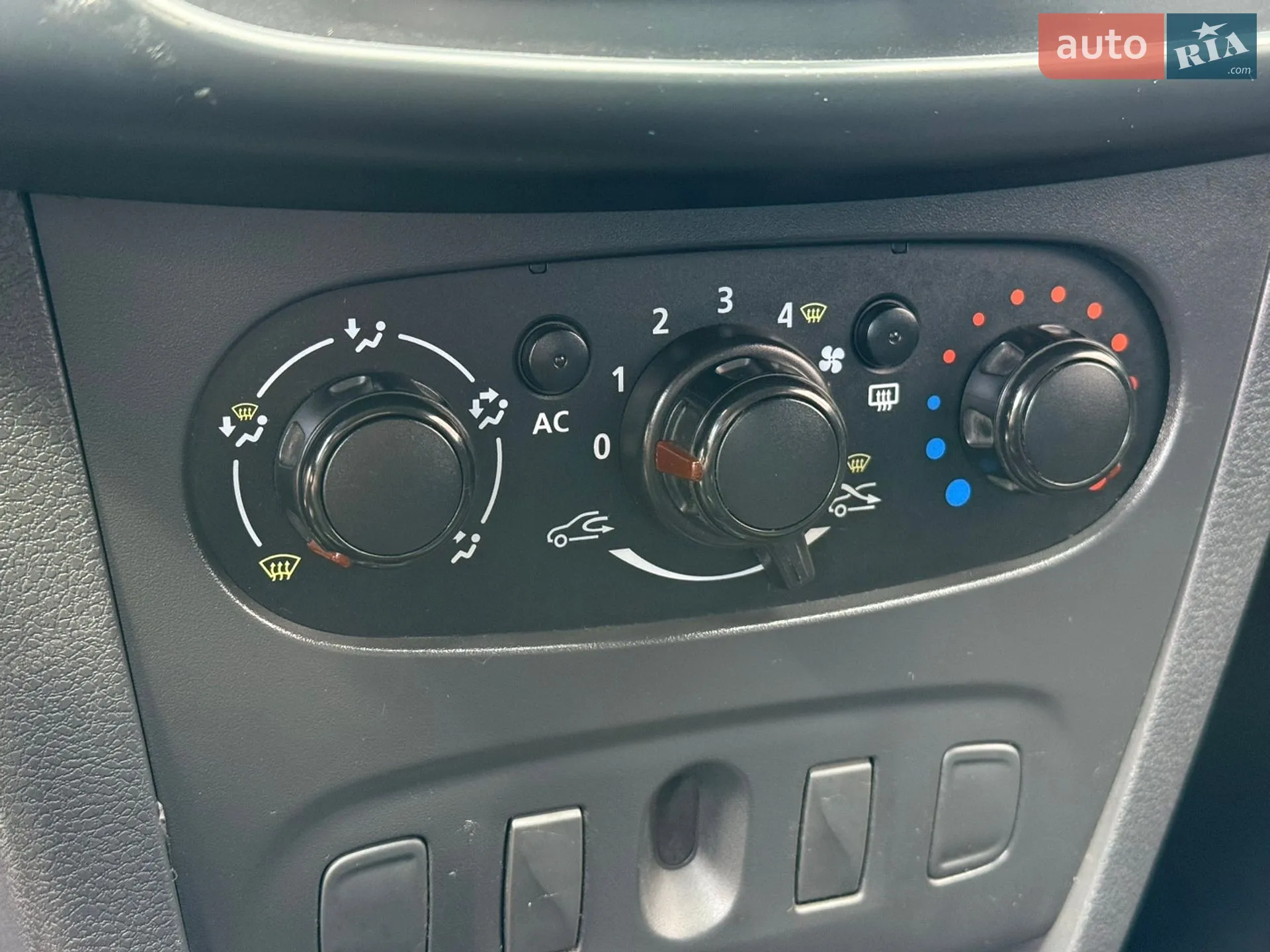 2013 Renault Logan - мініатюра 6