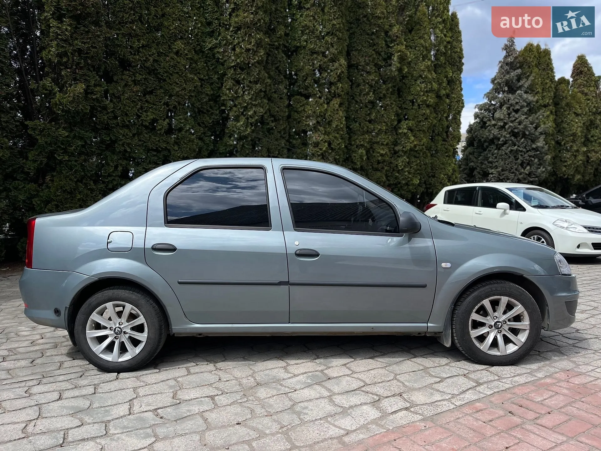 2011 Renault Logan - мініатюра 2
