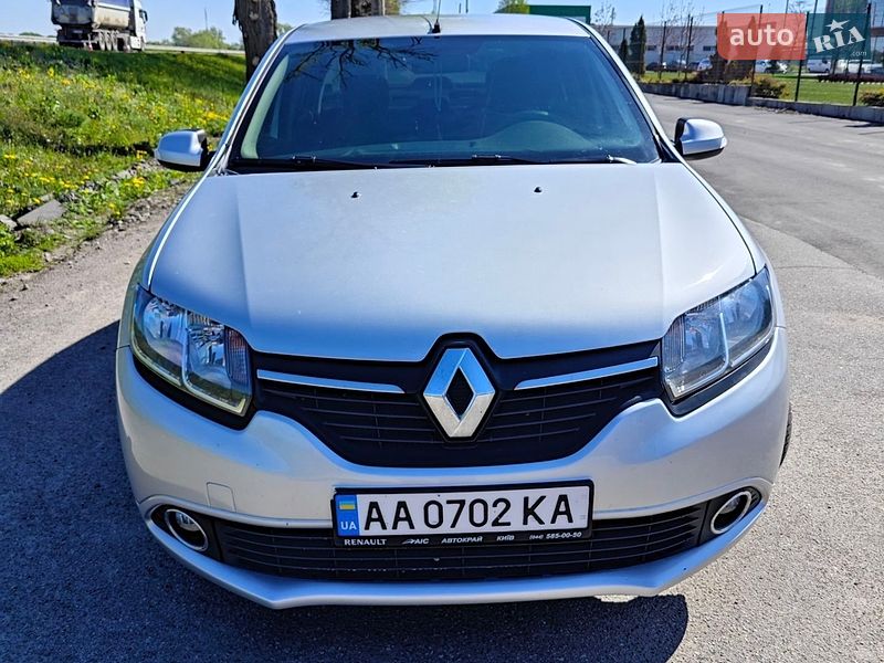 Седан Renault Logan 2015 в Калиновке