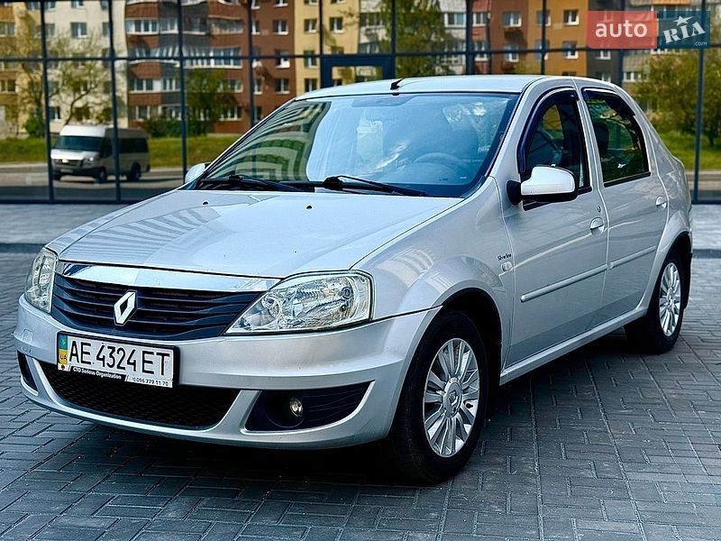Седан Renault Logan 2011 в Днепре