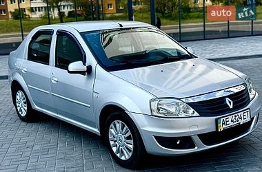 Седан Renault Logan 2011 в Днепре