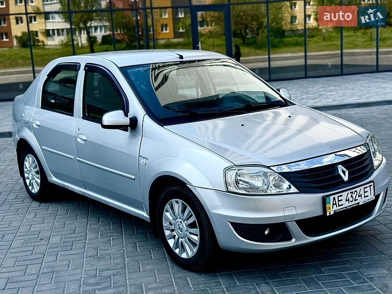 Седан Renault Logan 2011 в Днепре