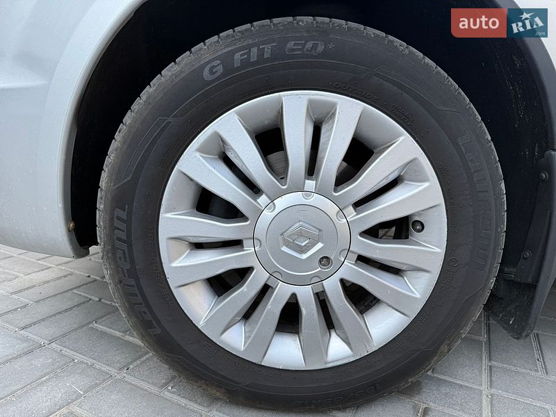 Седан Renault Logan 2011 в Днепре