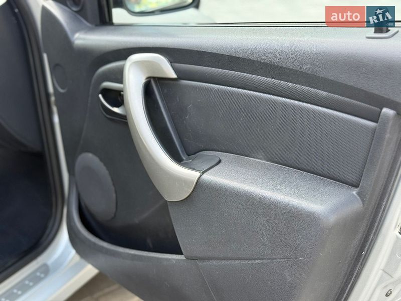 Седан Renault Logan 2011 в Днепре