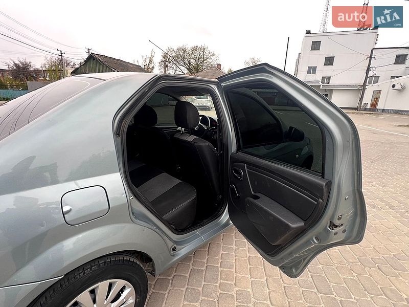 Седан Renault Logan 2010 в Козельщині