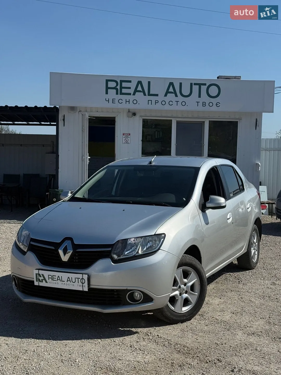 2013 Renault Logan - фото 1