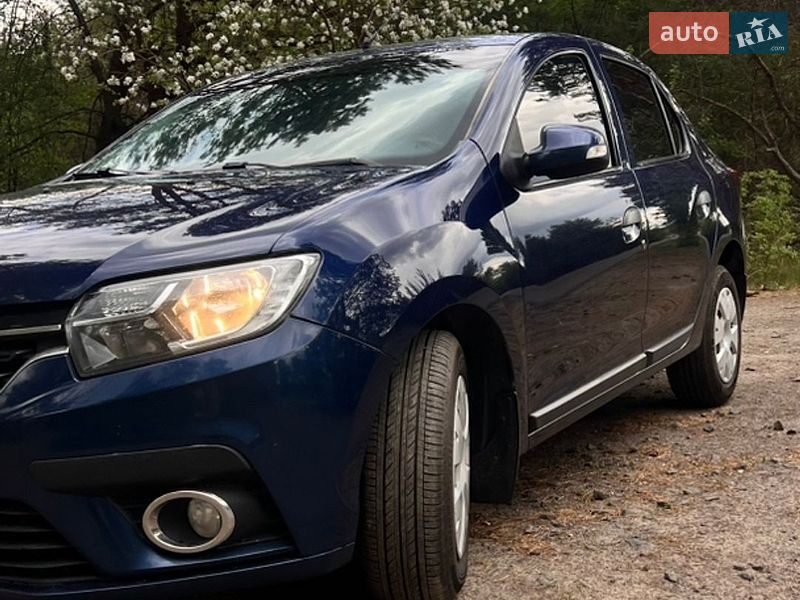 Седан Renault Logan 2017 в Киверцах