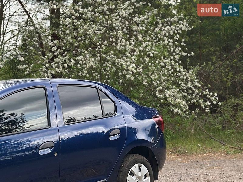 Седан Renault Logan 2017 в Киверцах