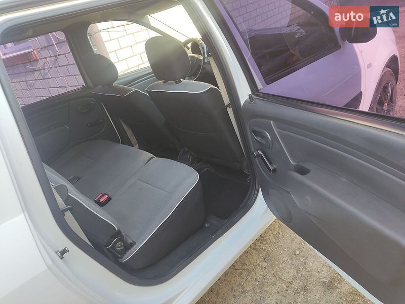 Универсал Renault Logan 2012 в Новой Водолаге