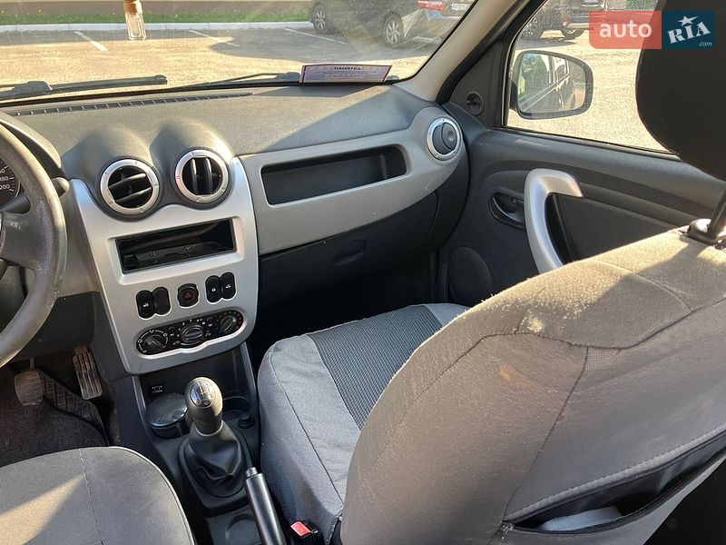 Седан Renault Logan 2012 в Харкові