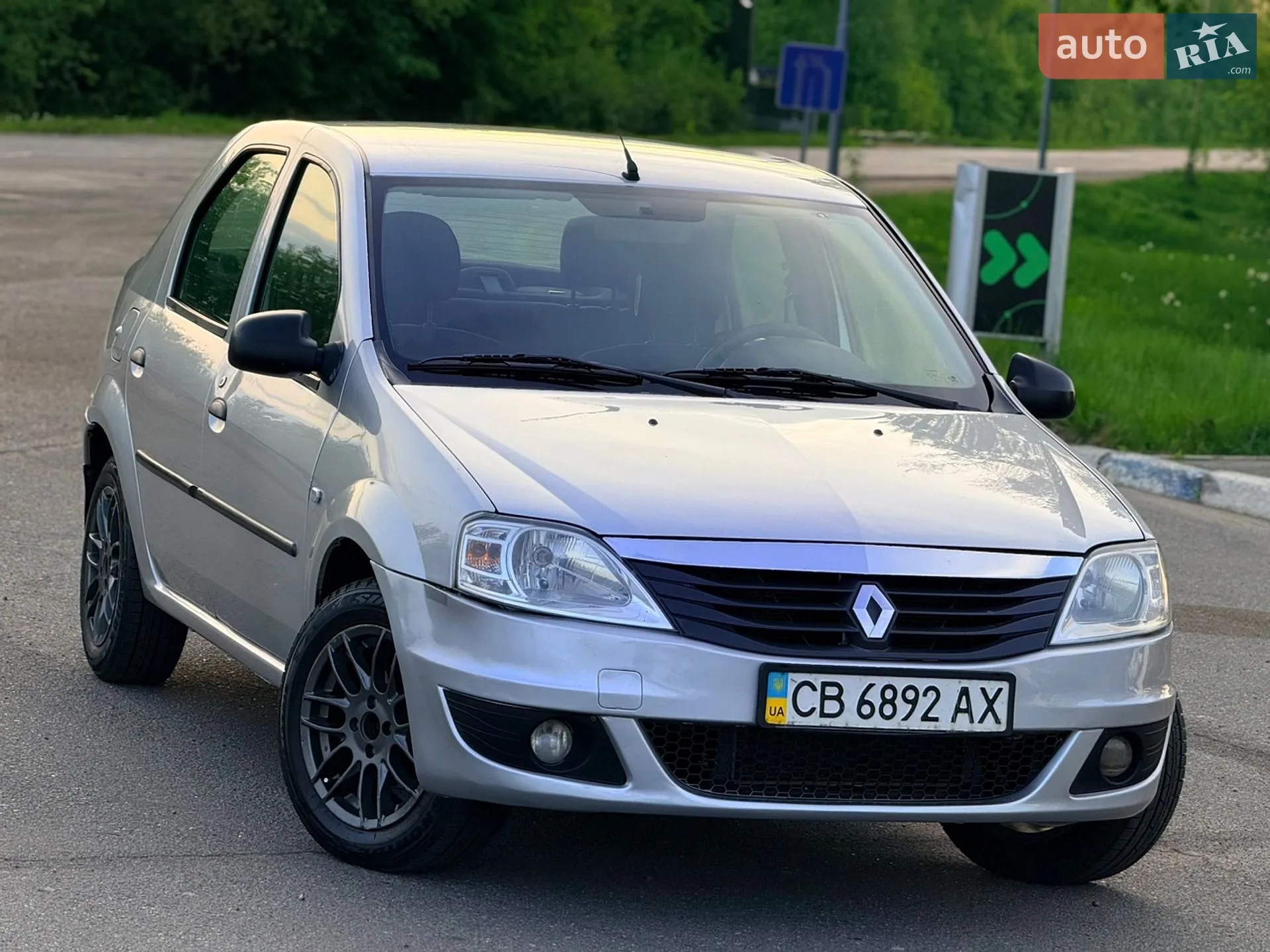2011 Renault Logan - мініатюра 2