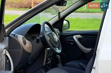 Седан Renault Logan 2011 в Мене