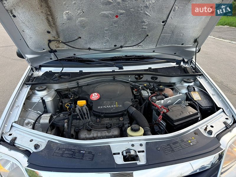 Седан Renault Logan 2011 в Мене