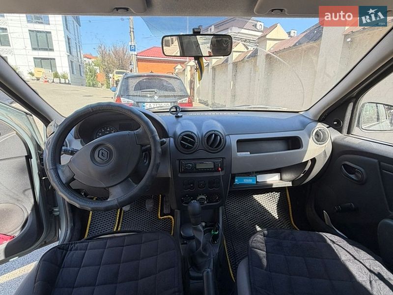 Седан Renault Logan 2011 в Киеве