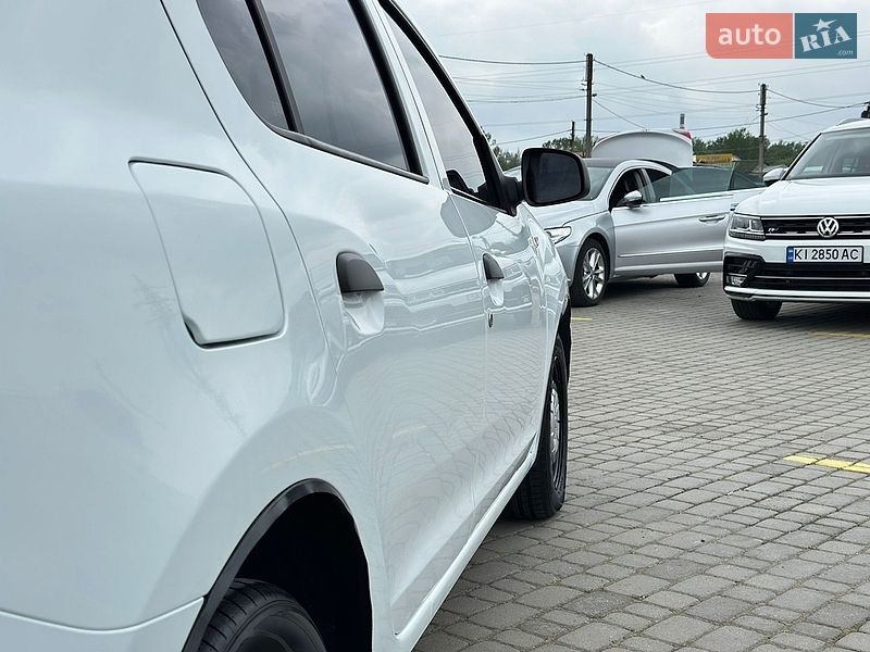 Седан Renault Logan 2014 в Черновцах