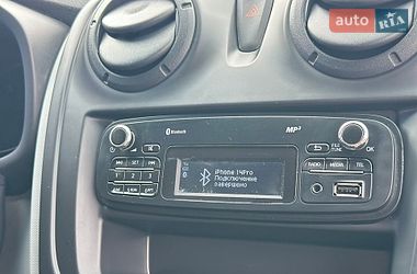 Седан Renault Logan 2014 в Черновцах