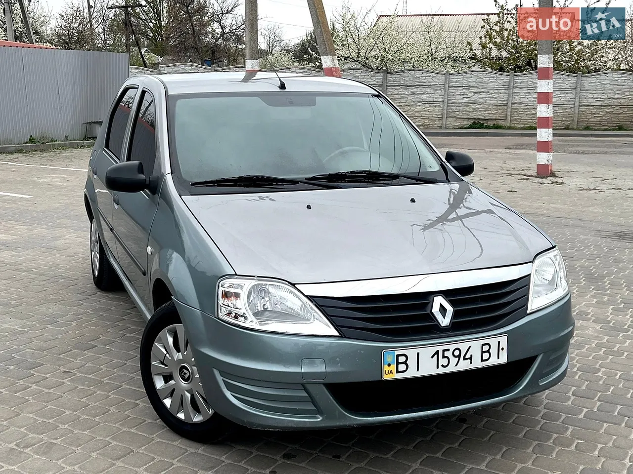 2011 Renault Logan - мініатюра 11