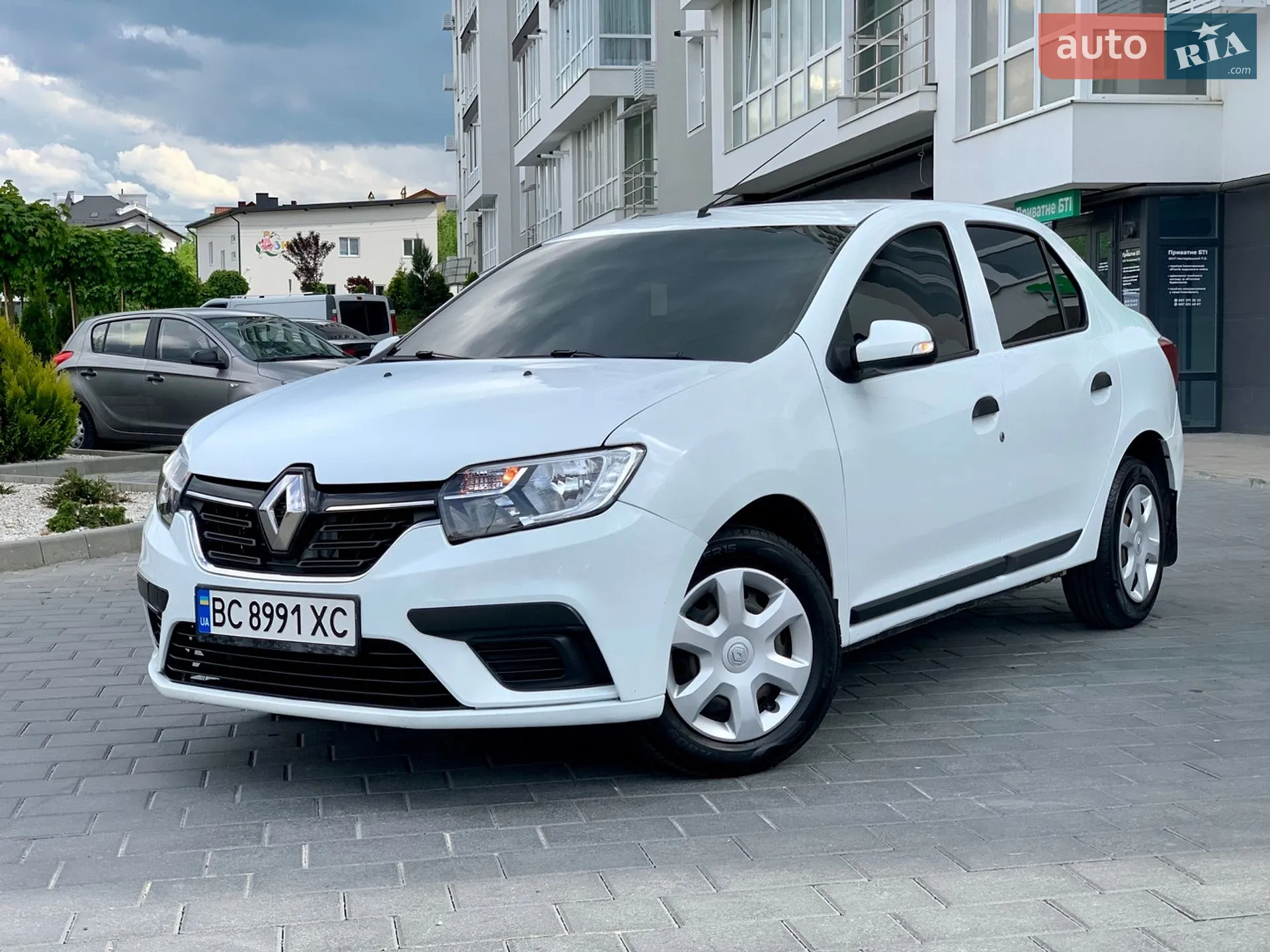2019 Renault Logan - фото 1