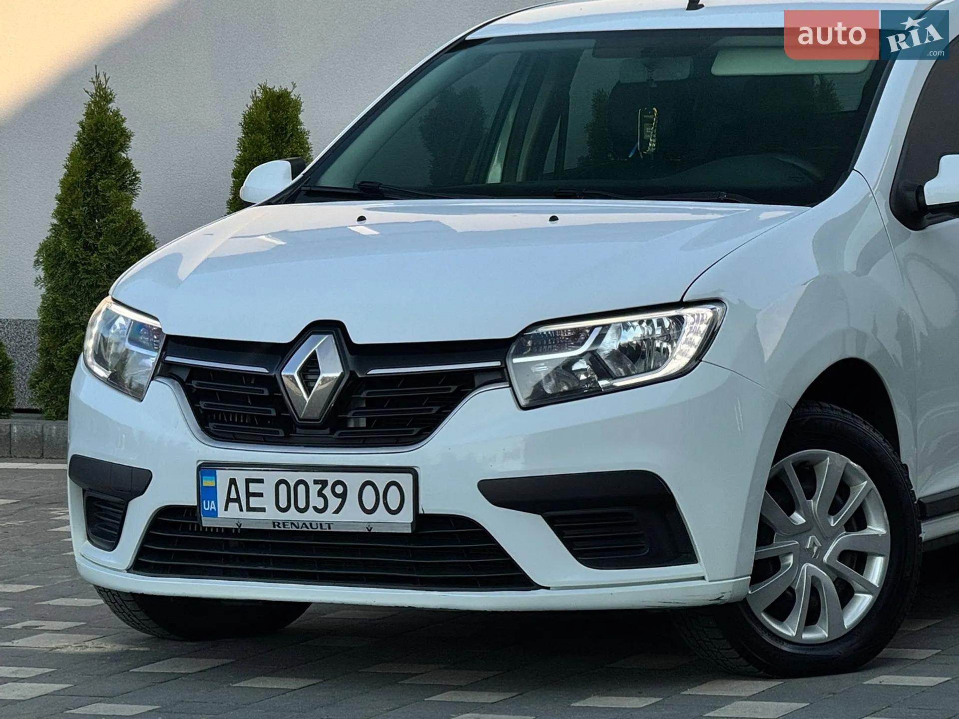 2017 Renault Logan - мініатюра 3