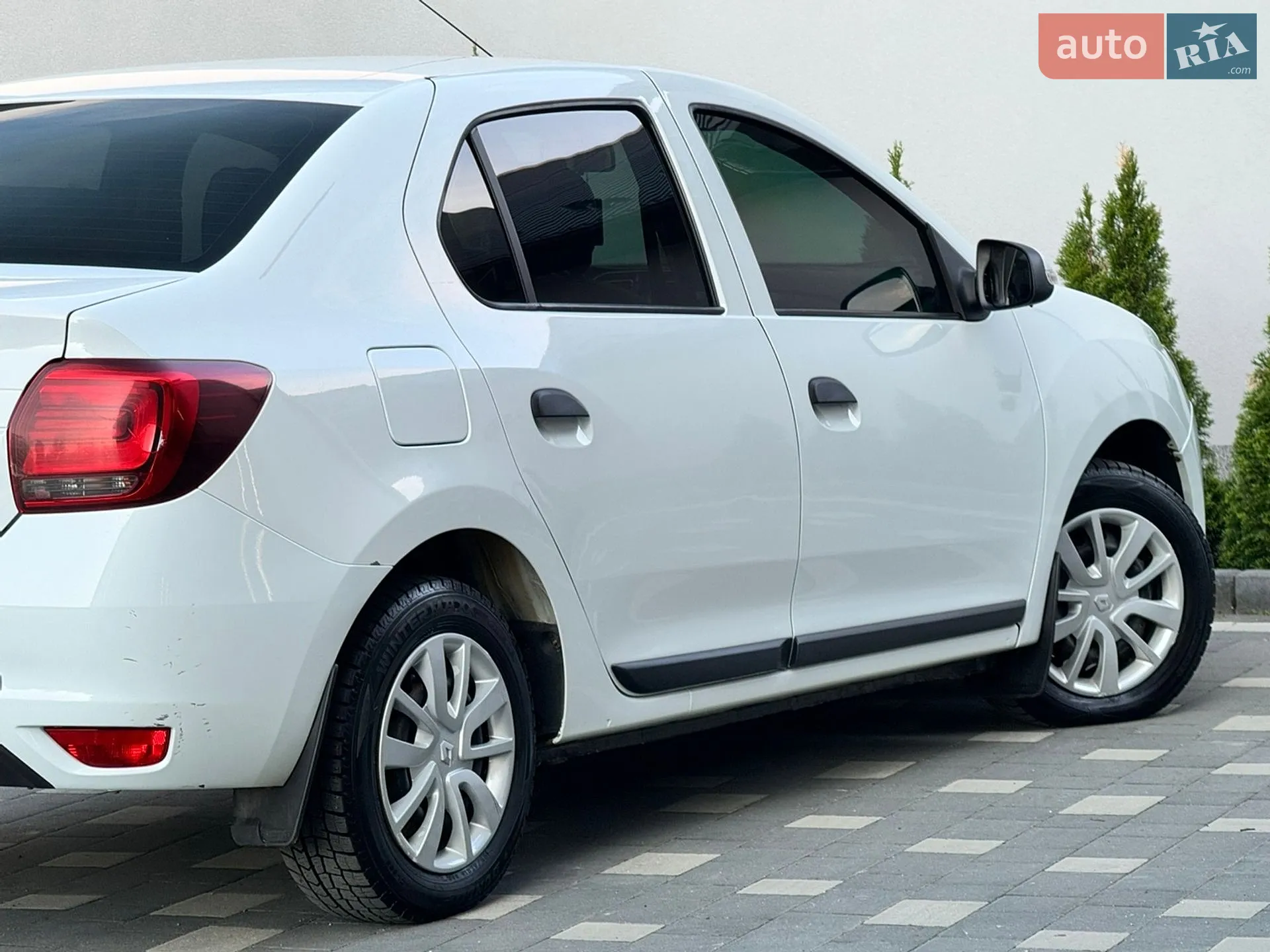 2017 Renault Logan - мініатюра 18