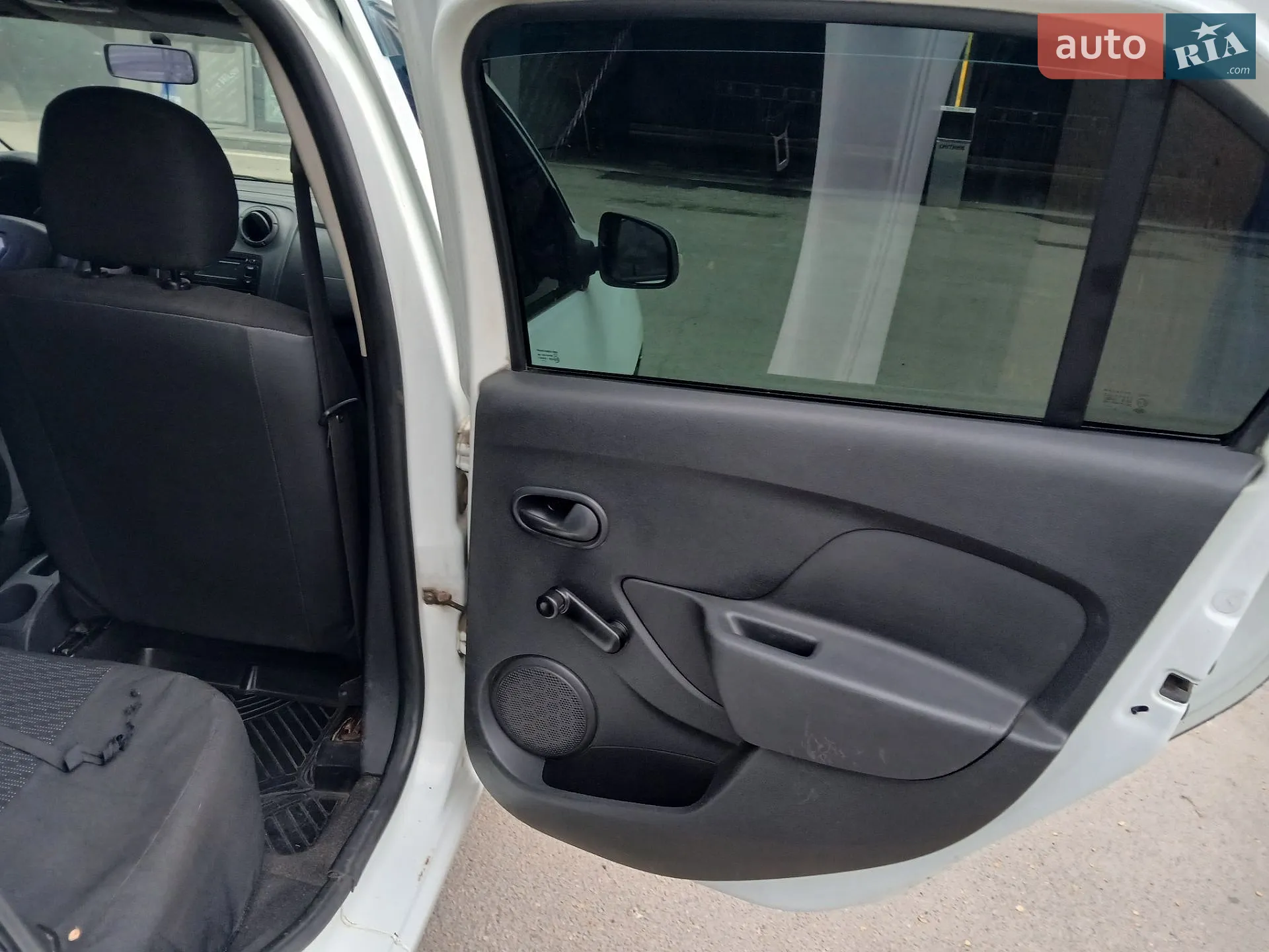 2013 Renault Logan - мініатюра 12
