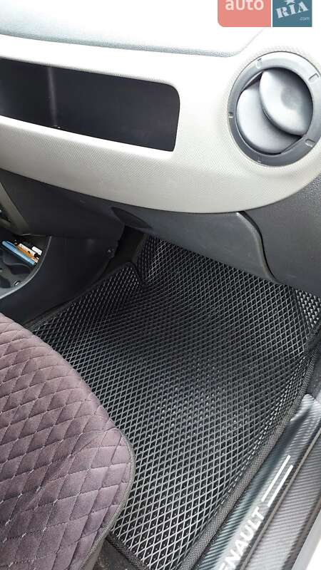 Седан Renault Logan 2010 в Кам'янець-Подільському