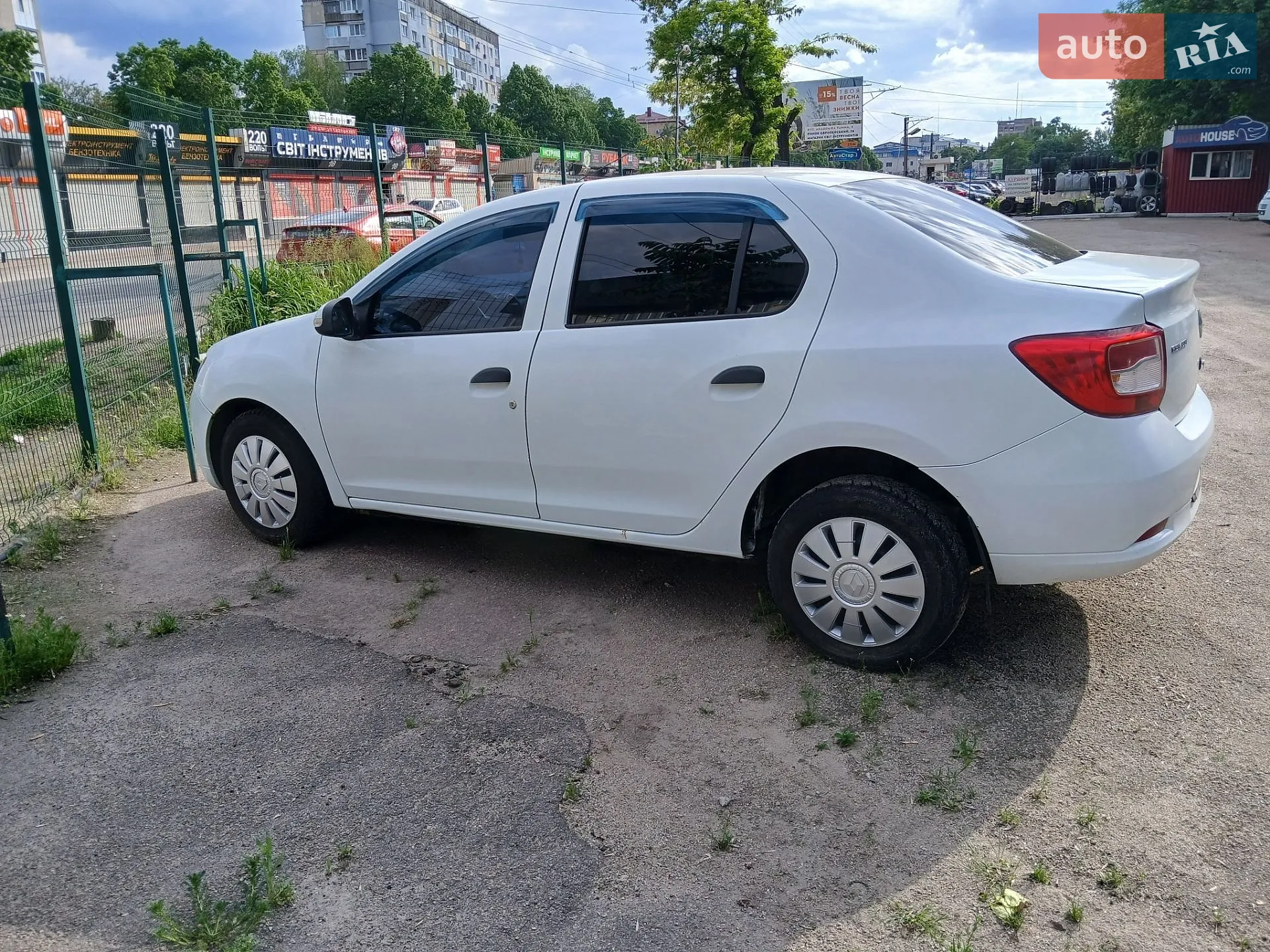 2013 Renault Logan - мініатюра 19