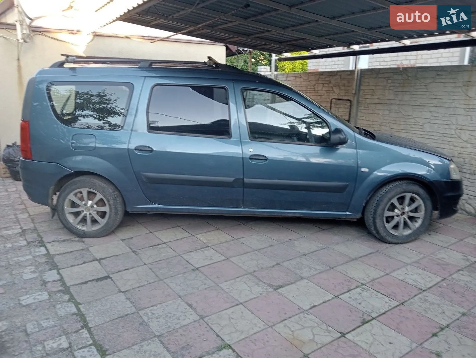 2010 Renault Logan - мініатюра 2