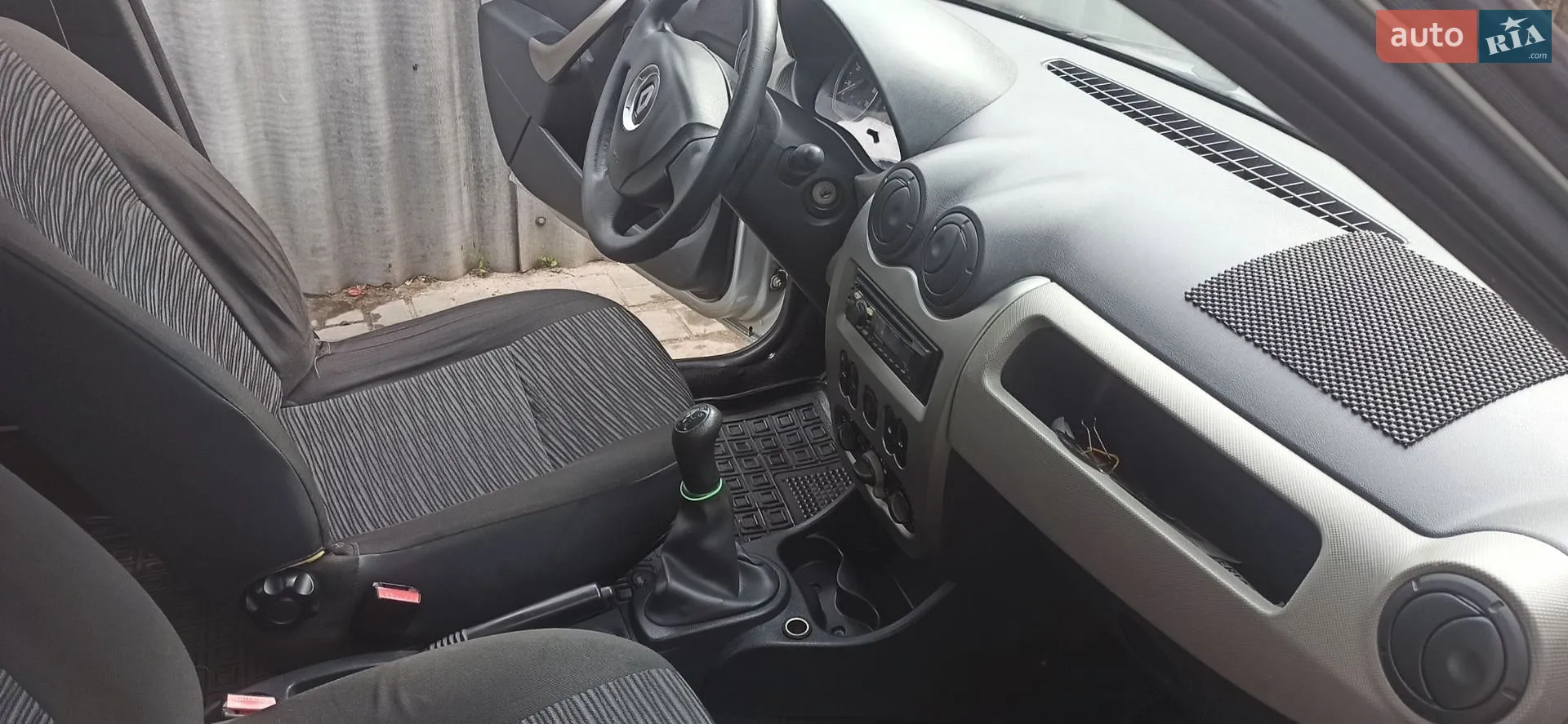 2011 Renault Logan - мініатюра 8