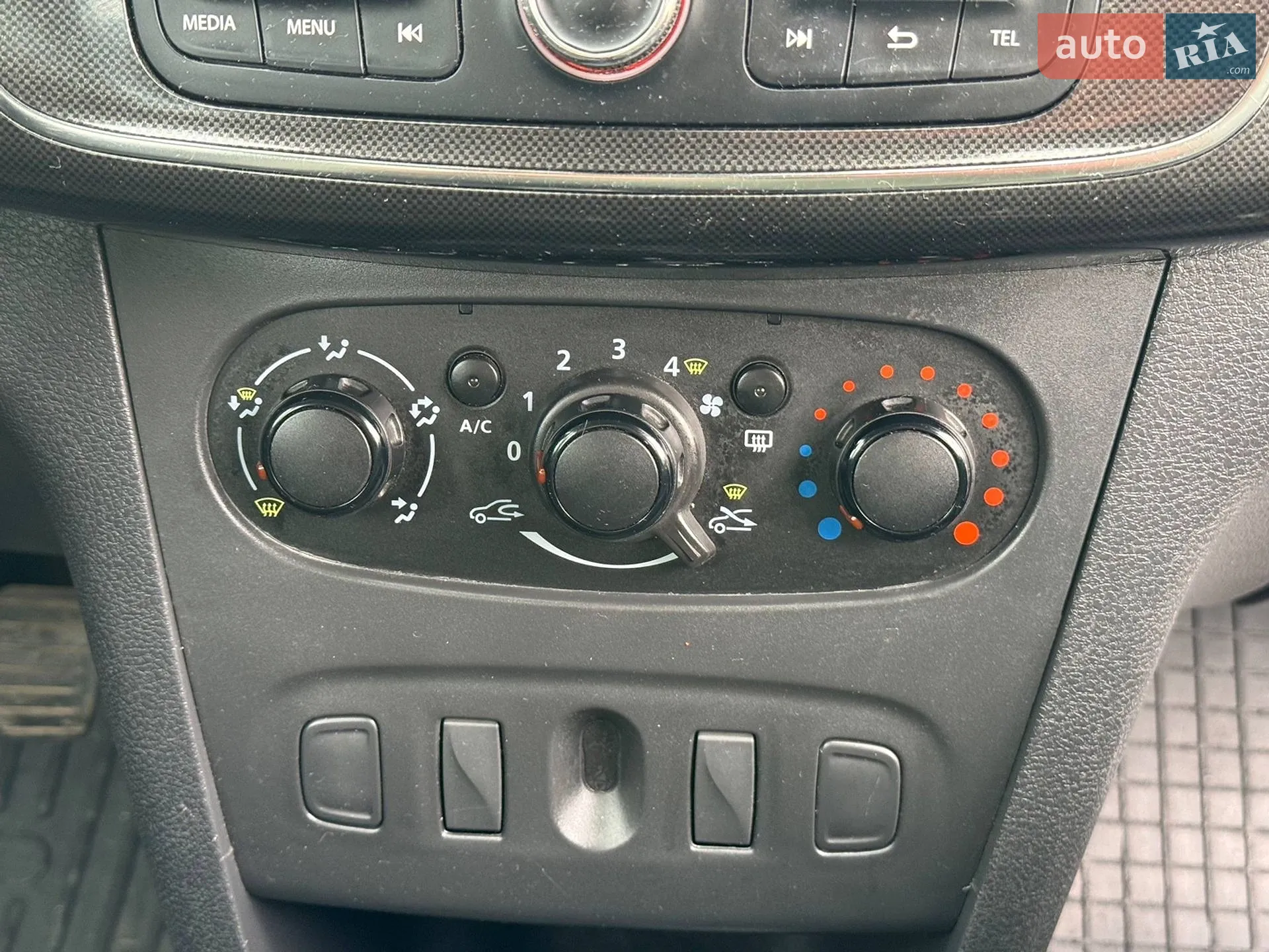 2019 Renault Logan - мініатюра 44