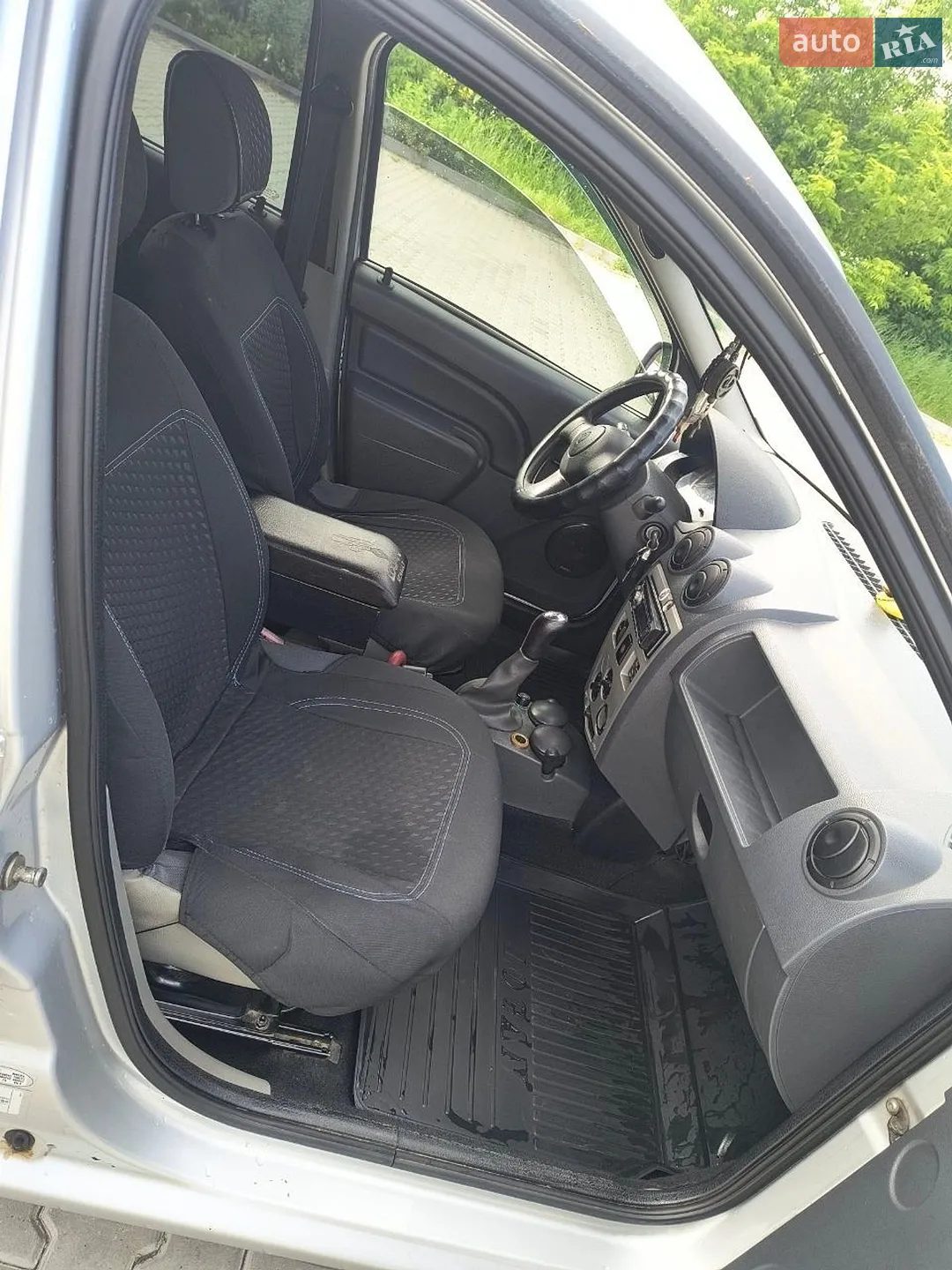 2010 Renault Logan - мініатюра 5