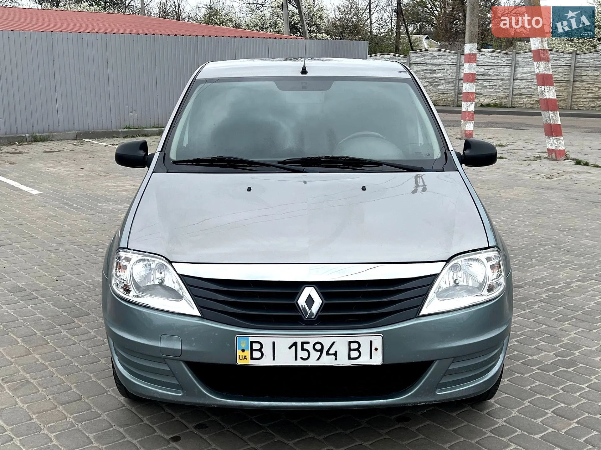 2010 Renault Logan - мініатюра 4