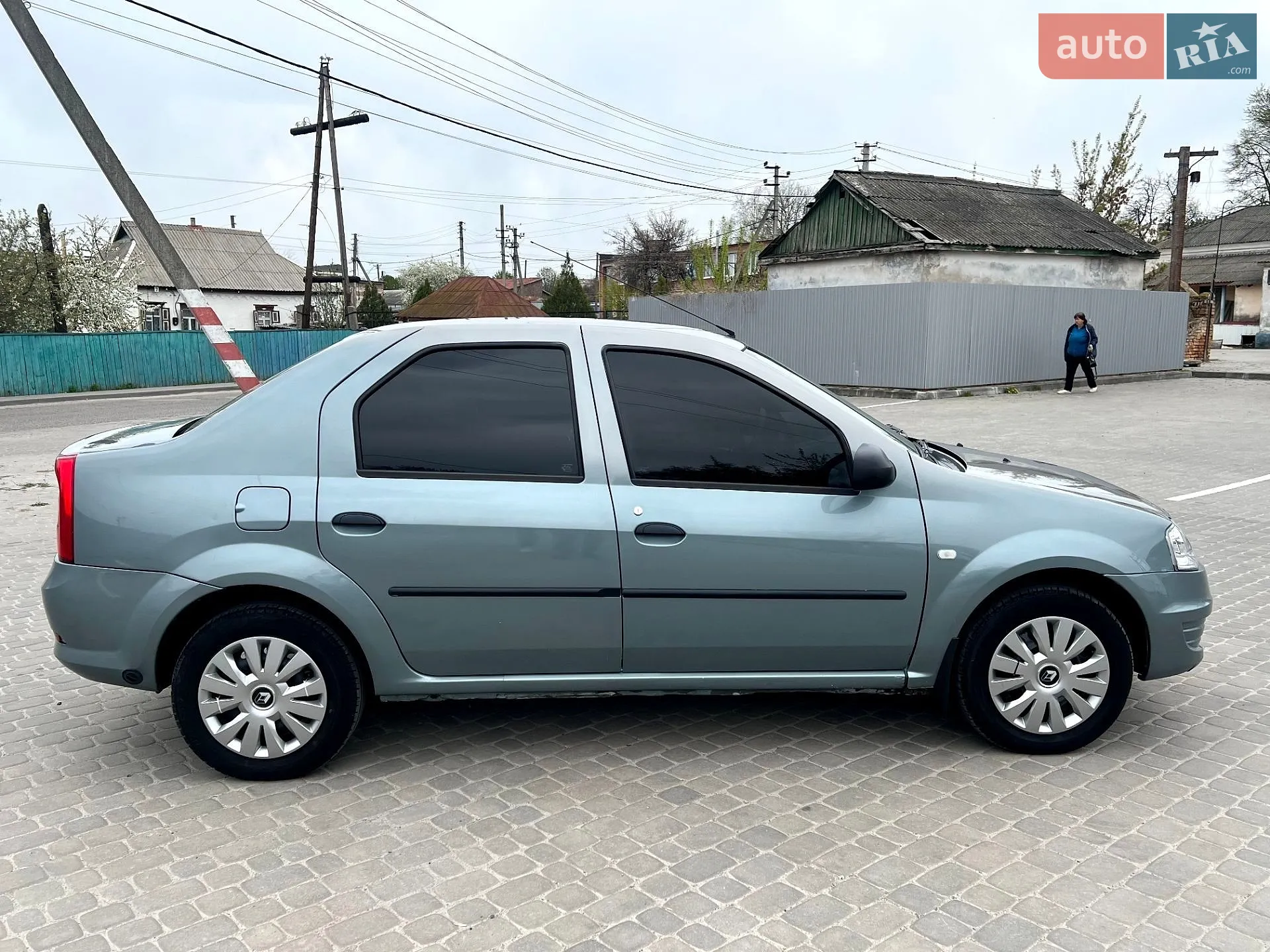 2010 Renault Logan - мініатюра 5