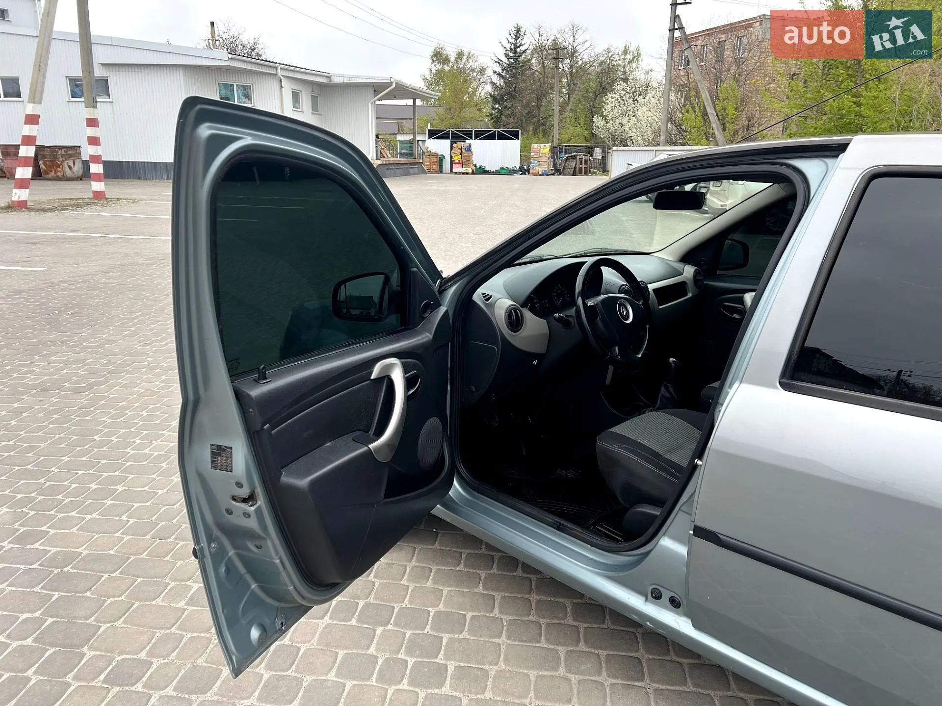 2010 Renault Logan - мініатюра 19