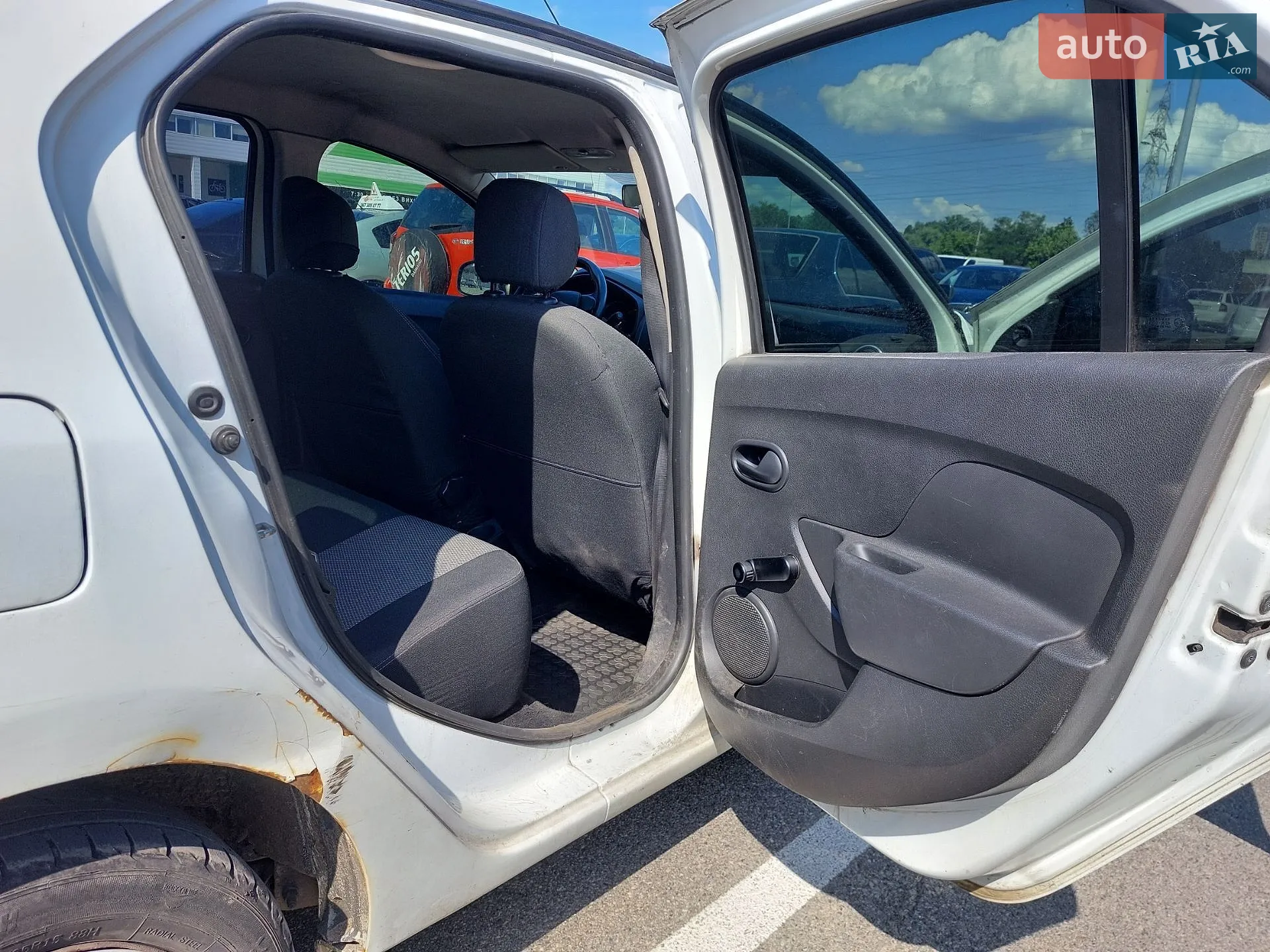 2015 Renault Logan - мініатюра 15