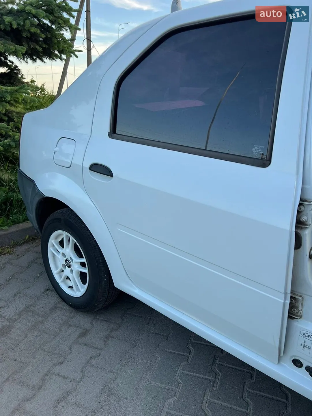 2011 Renault Logan - мініатюра 15