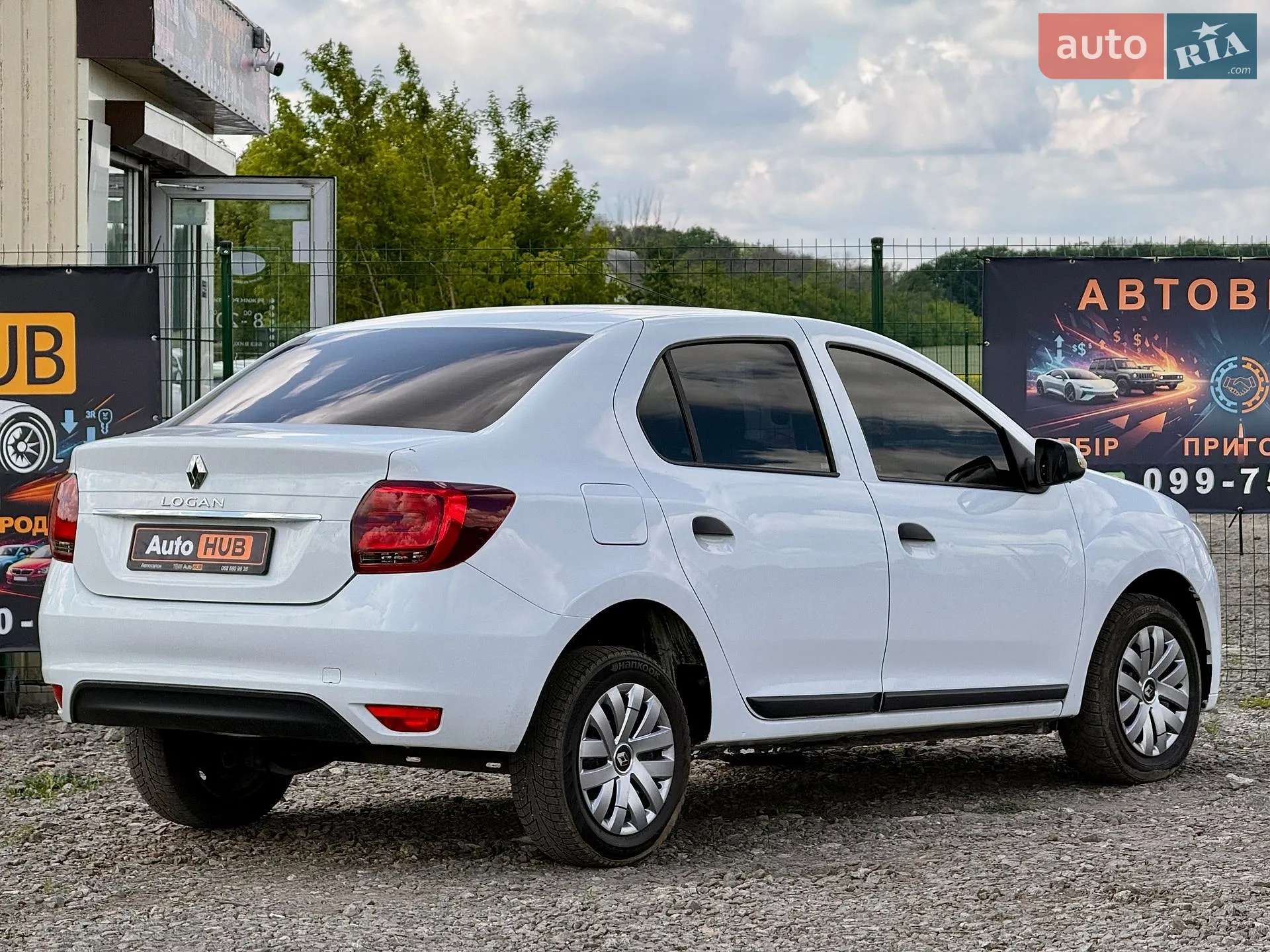2020 Renault Logan - мініатюра 3