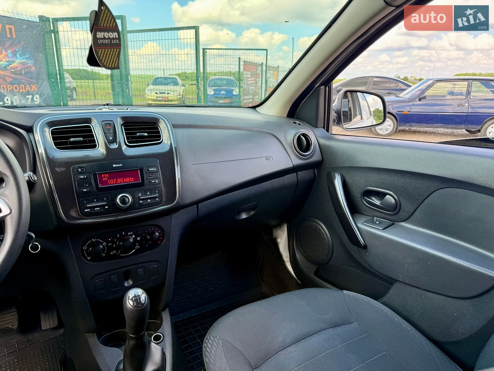 2020 Renault Logan - мініатюра 10