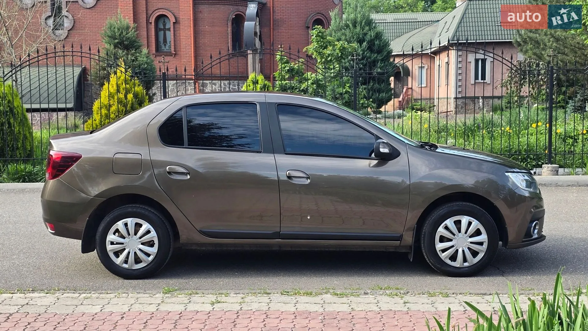2018 Renault Logan - мініатюра 2