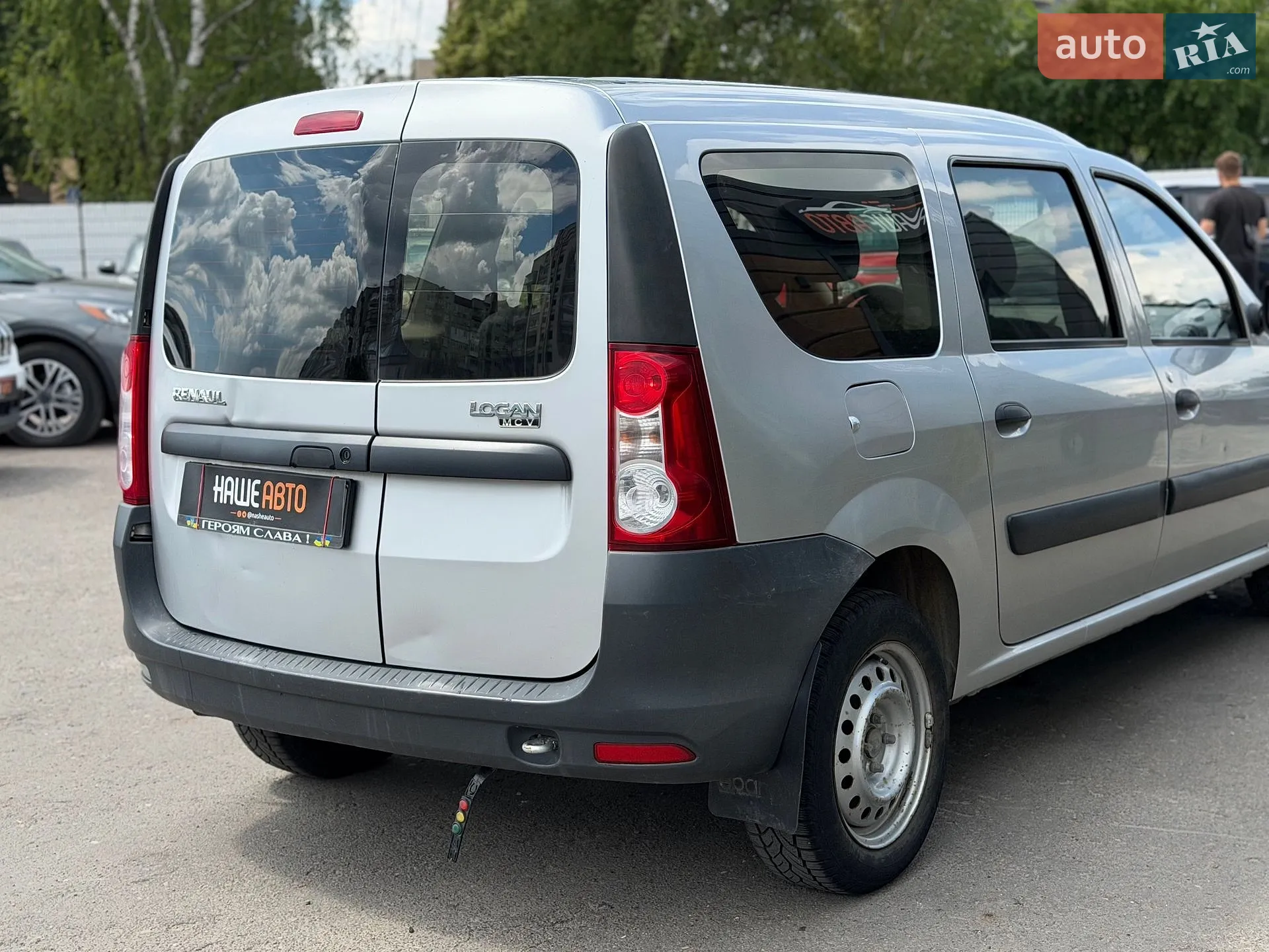 2010 Renault Logan - мініатюра 11