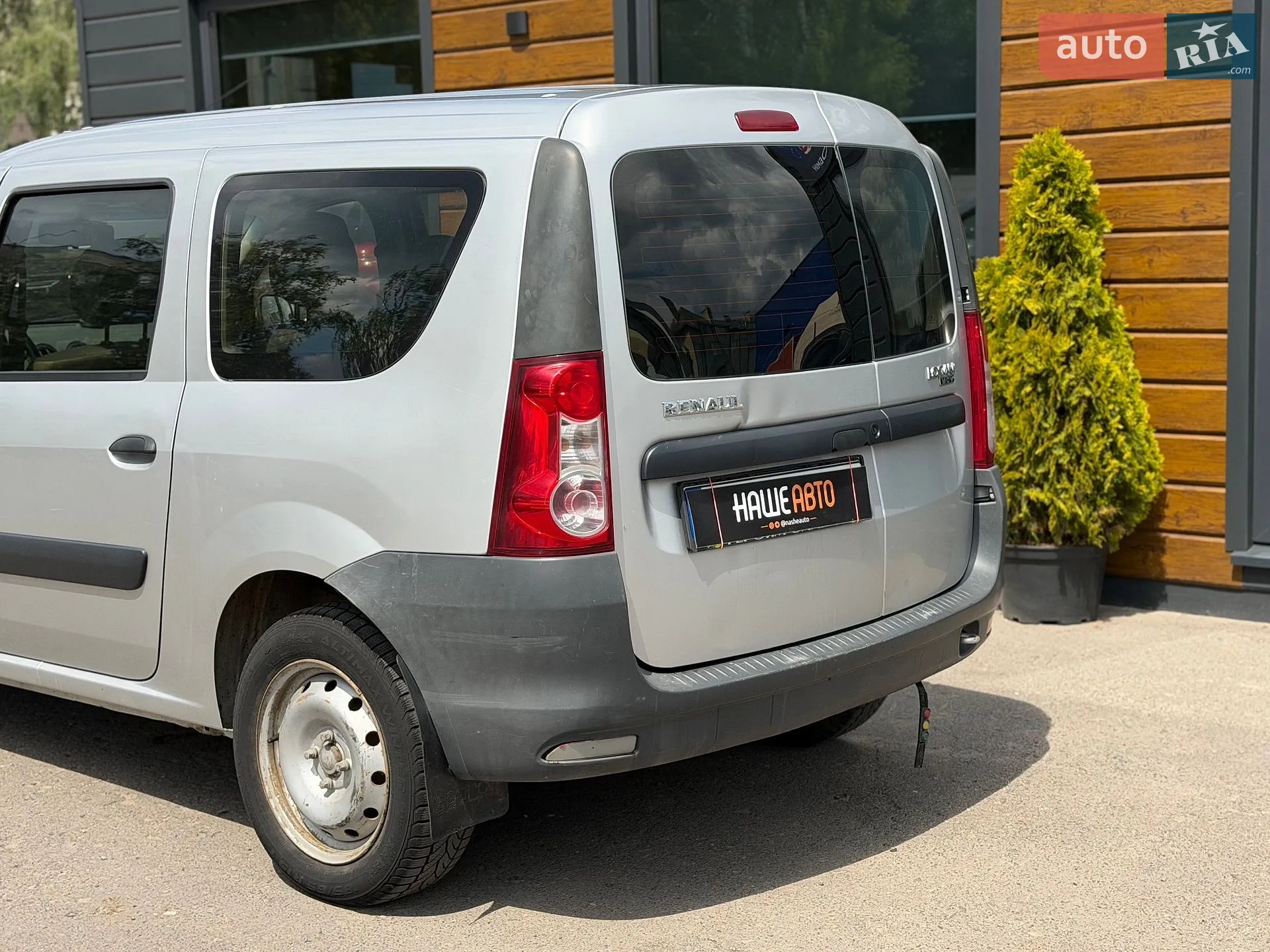 2010 Renault Logan - мініатюра 16