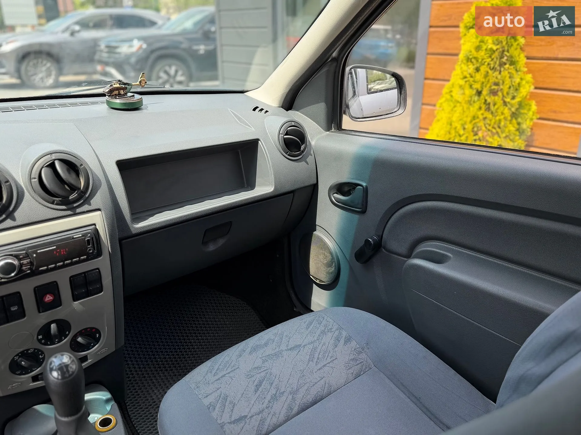 2010 Renault Logan - мініатюра 32