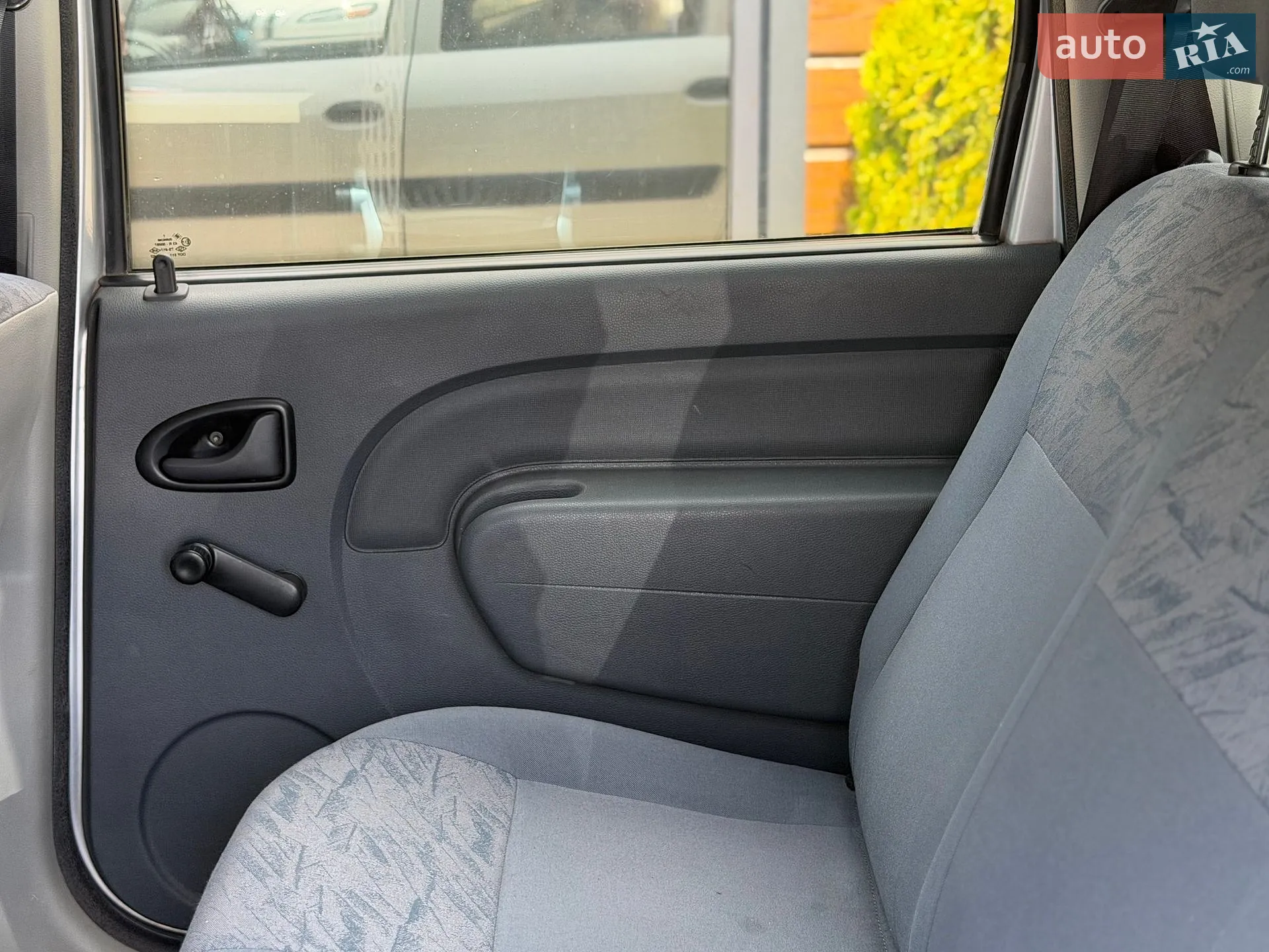 2010 Renault Logan - мініатюра 36