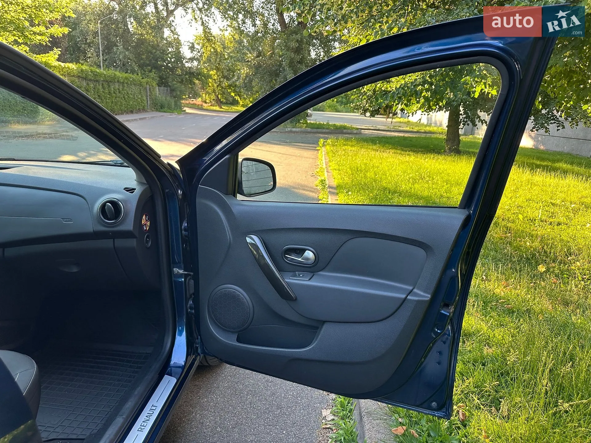 2018 Renault Logan - мініатюра 36