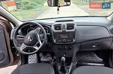 Седан Renault Logan 2017 в Луцке