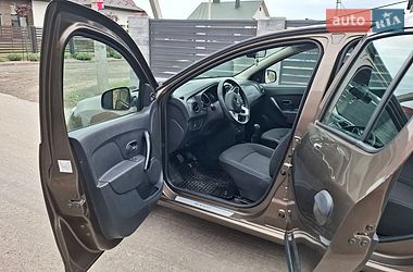 Седан Renault Logan 2017 в Луцке