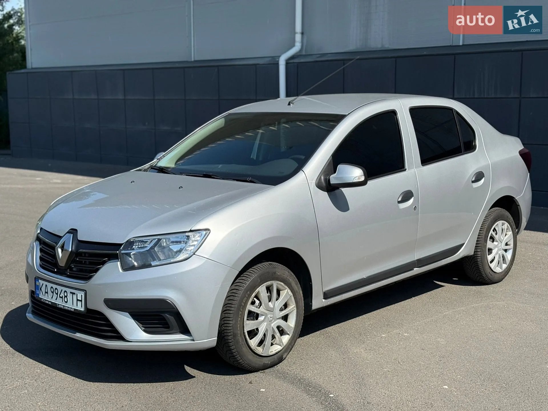 2017 Renault Logan - мініатюра 2