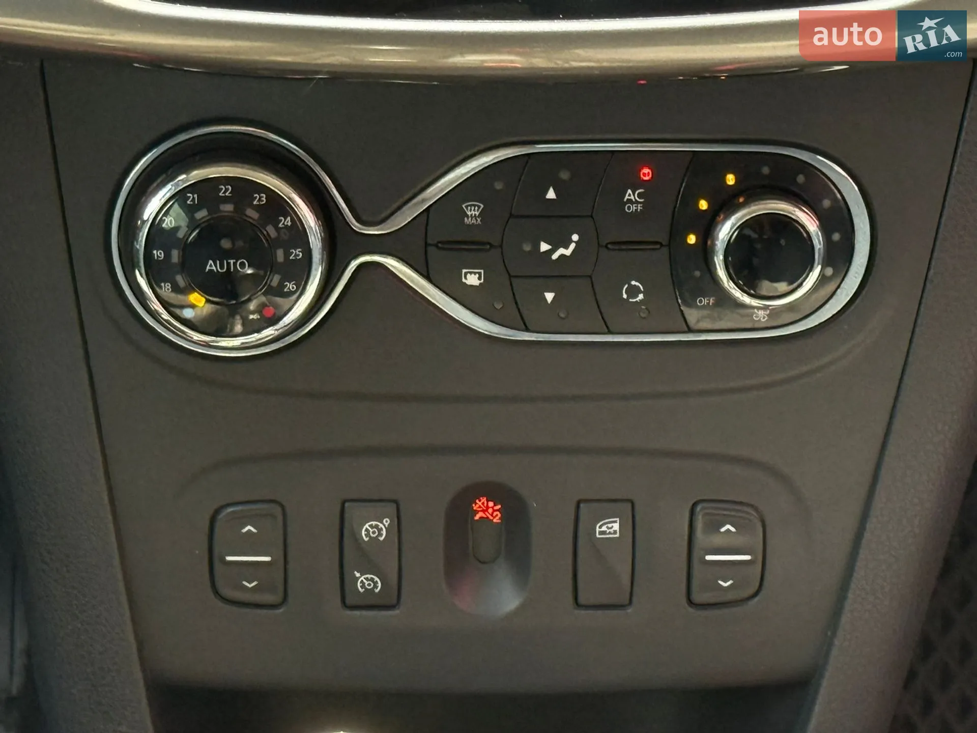 2013 Renault Logan - мініатюра 23