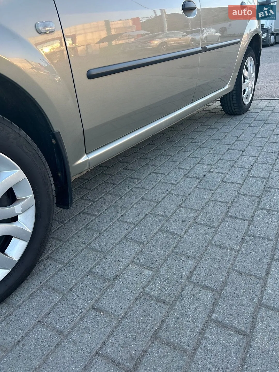 2010 Renault Logan - мініатюра 28