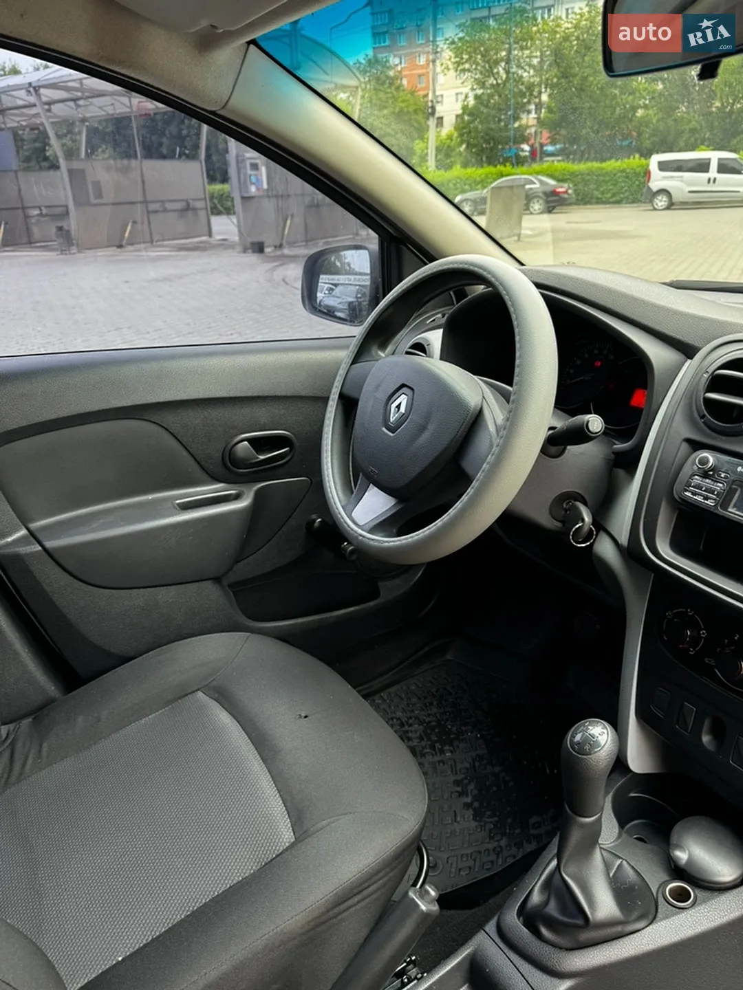 2014 Renault Logan - мініатюра 37